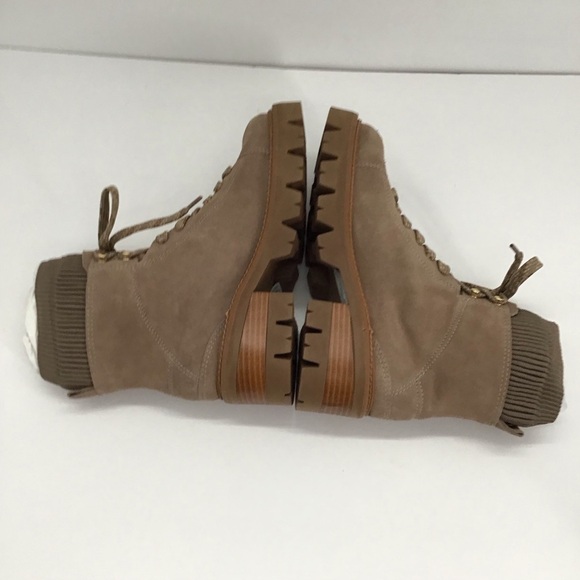 Arezzo Madelyn Suede Leather Lug Sole Ankle Lace-Up Boot Casual Tan NWT Size 7.5 - Picture 6 of 13